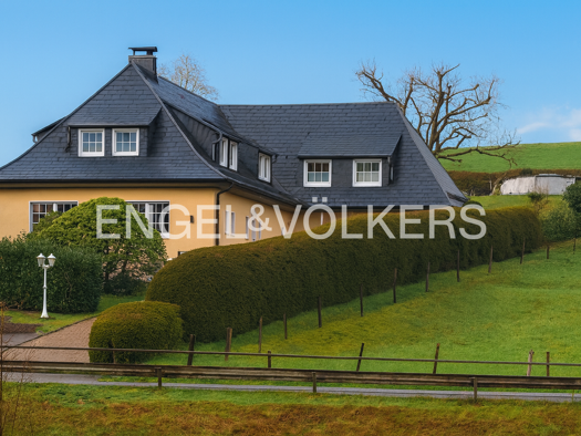 Mehrfamilienhaus zum Kauf 695.000 € 11 Zimmer 267 m² 1.946 m² Grundstück Kobeshofen Hückeswagen 42499