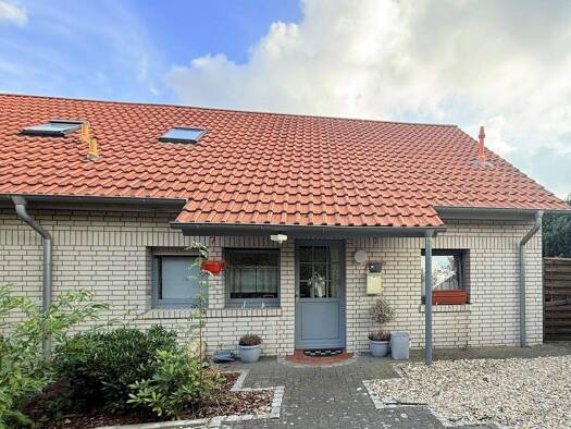 Doppelhaushälfte zum Kauf 285.000 € 4 Zimmer 106,3 m² 365 m² Grundstück frei ab sofort Neuenkirchen 48485