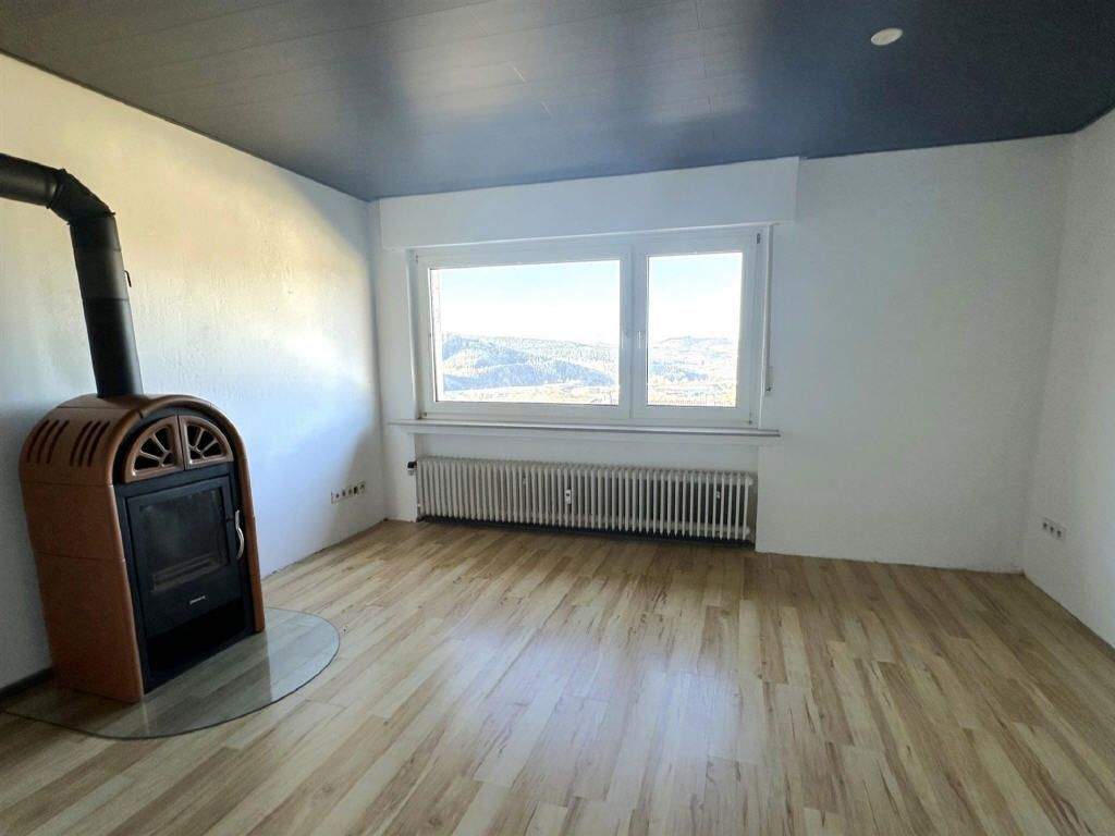 Immobilie in Sundern - / 3-Zimmer-Wohnung mit wohnlich ausgebautem Dachgeschoss in Sundern! - Bild 3