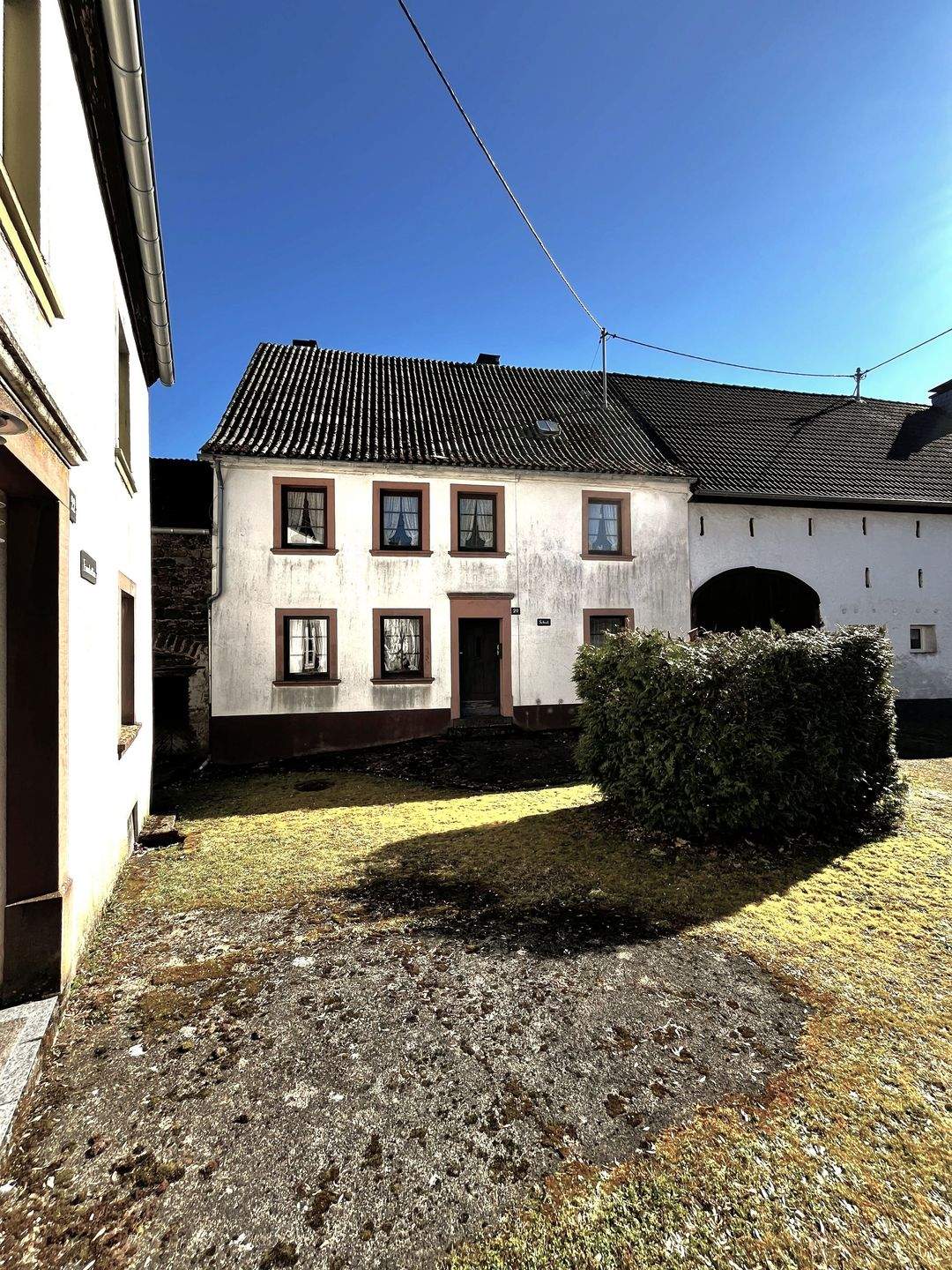 Immobilie in Oberstadtfeld - NÜRBURGRING !!! Bauernhaus *Einfamilienhaus * Oberstadtfeld * Daun * Hillesheim *Tierhaltung* Scheune*Stall* Nahe A1/B421** EFH/MFH/ZWH * Büro * Praxi - Bild 1