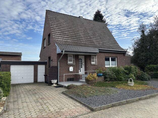 Doppelhaushälfte zum Kauf 285.000 € 5 Zimmer 85 m² 714 m² Grundstück frei ab sofort Grefrath 47929
