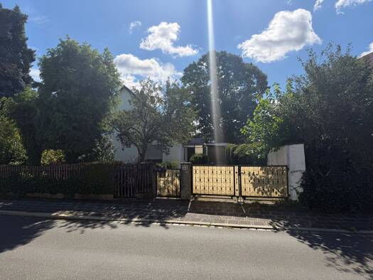 Einfamilienhaus zur Miete 1.900 € 5 Zimmer 155 m² 480 m² Grundstück frei ab sofort Gaismannshof Westliche Außenstadt 90431