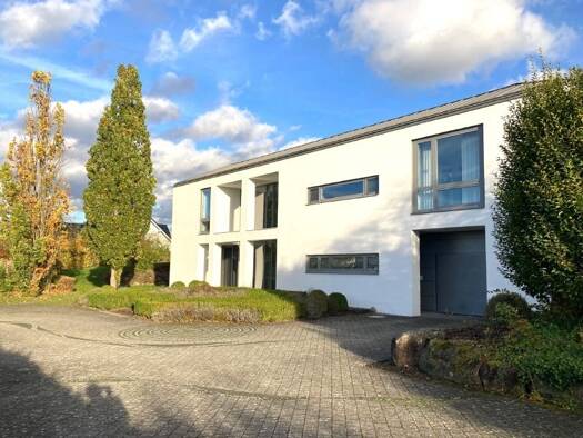 Einfamilienhaus zum Kauf 1.250.000 € 7 Zimmer 362 m² 4.700 m² Grundstück Hünhan Burghaun 36151