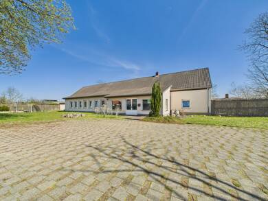 Wohn- und Geschäftshaus zum Kauf 375.000 € 300 m² 1.330 m² Grundstück frei ab sofort Emil-Fischer-Straße 11 Goddula-Siedlung Bad Dürrenberg 06231