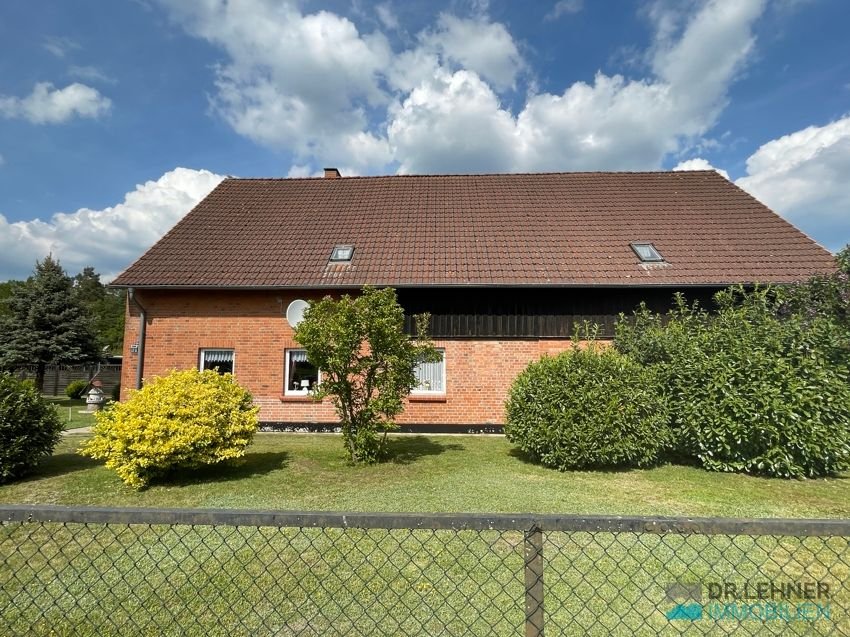 Einfamilienhaus zum Kauf 149.000 € 6,5 Zimmer 150 m²<br/>Wohnfläche 2.838 m²<br/>Grundstück Volzrade Volzrade 19249