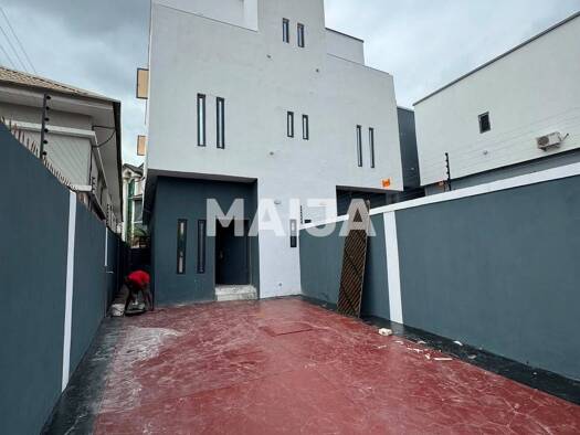 Doppelhaushälfte zum Kauf 171.180 € 5 Zimmer 224 m² 4 BEDROOM SEMI-DETACHED DUPLEX WITH BQ FOR SALE IN Lagos 100213