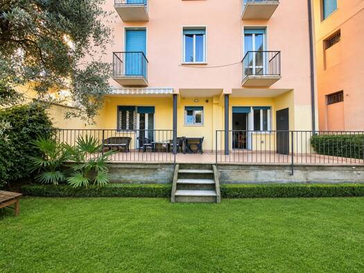 Stadthaus zum Kauf 800.000 € 11 Zimmer 300 m² 400 m² Grundstück frei ab sofort Via Antonio Rosmini Stresa 28838