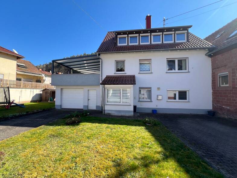 Einfamilienhaus zum Kauf 320.000 € 7 Zimmer 182,5 m² 379 m² Grundstück Lug 76848