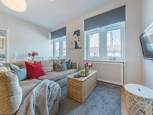Wohnung zur Miete 2.200 € 3 Zimmer 70 m² 2. Geschoss Bad Homburg Bad Homburg vor der Höhe 61348