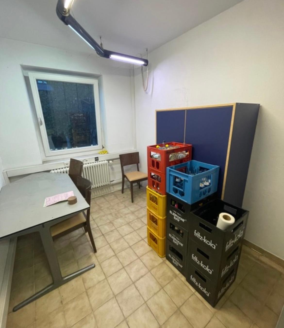 Bürofläche zur Miete 300 € 1 Zimmer 12 m²<br/>Bürofläche Feuersee Stuttgart 70178