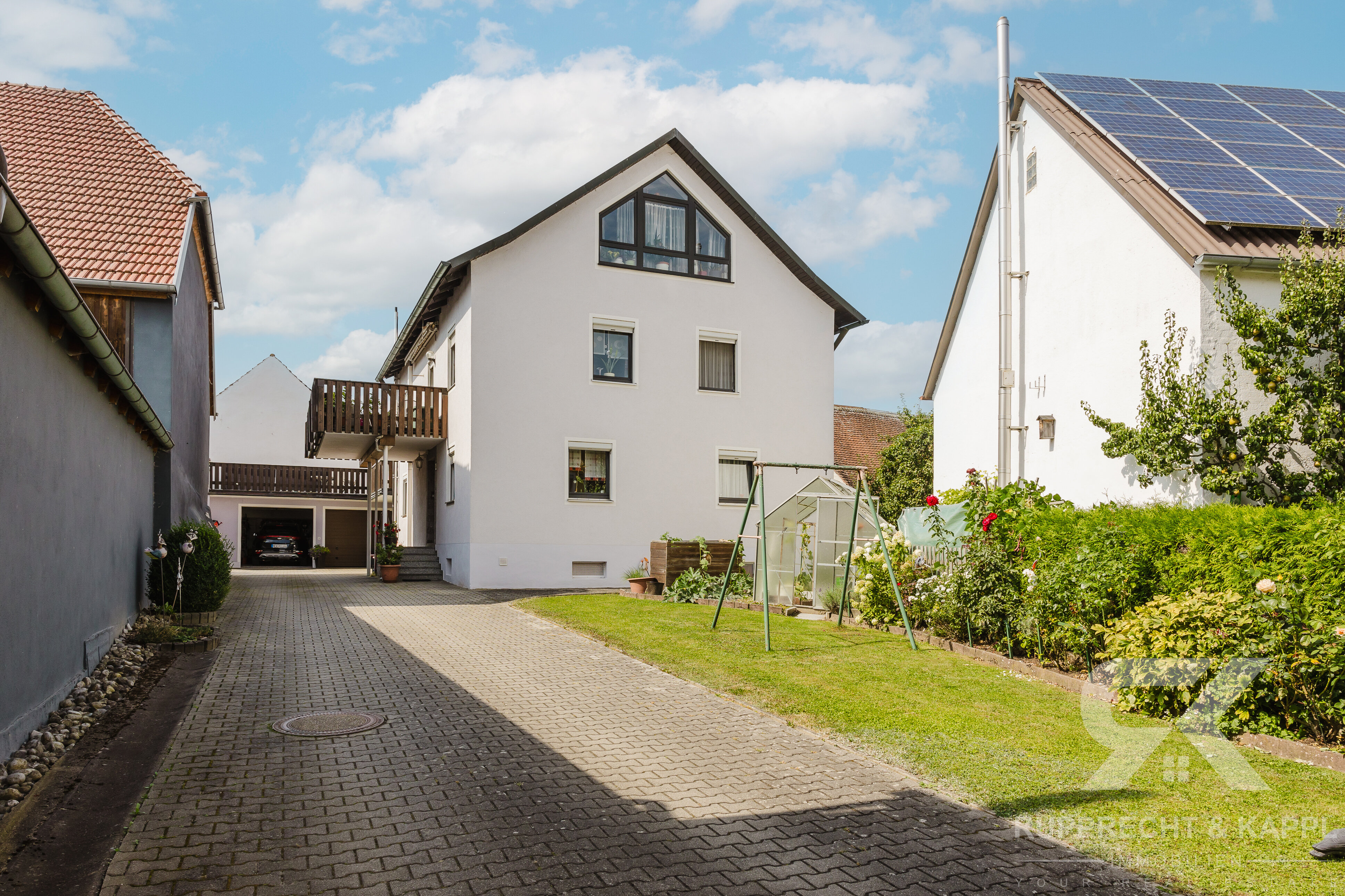 Mehrfamilienhaus zum Kauf 549.000 € 12 Zimmer 360 m²<br/>Wohnfläche 676 m²<br/>Grundstück Moosbach Moosbach 92709