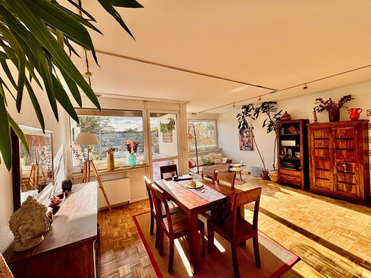 Licht, Raum & Lage: Stilvolle Maisonette-Eigentumswohnung am Palastgarten, 4ZKB, ca. 123 qm, Balkon, Tiefgaragenplatz in Trier