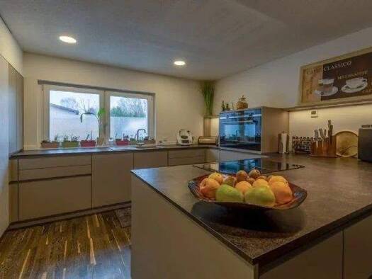 Einfamilienhaus zum Kauf provisionsfrei 9 Zimmer 580 m² 4.500 m² Grundstück Niedergurig Malschwitz 02694