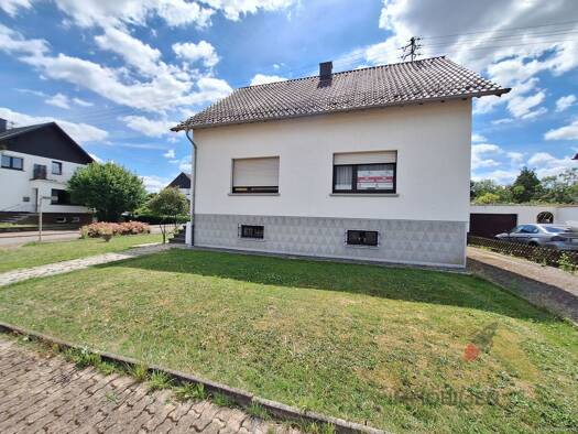 Mehrfamilienhaus zum Kauf 249.000 € 10 Zimmer 150 m² 660 m² Grundstück Rappweiler Weiskirchen/ Zwalbach 66709