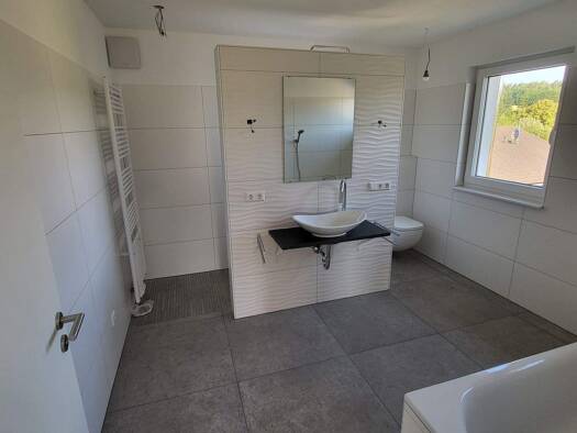 Einfamilienhaus zum Kauf - Erstbezug provisionsfrei 500.000 € 5 Zimmer 142,1 m² 472 m² Grundstück frei ab sofort Kalkgrube 19a Oberfüllbach Ebersdorf b.Coburg 96237