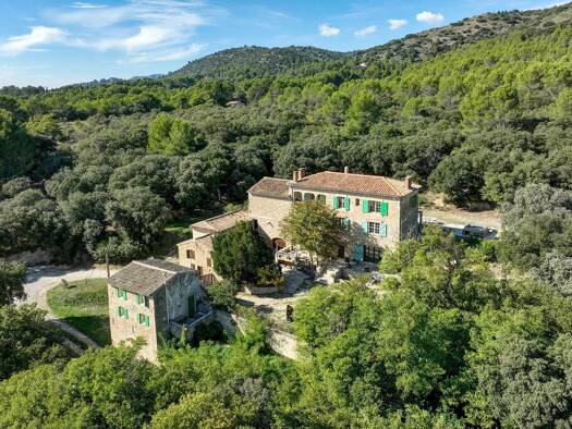Einfamilienhaus zum Kauf 1.320.000 € 8 Zimmer 268 m² 85.123 m² Grundstück LOURMARIN 84160