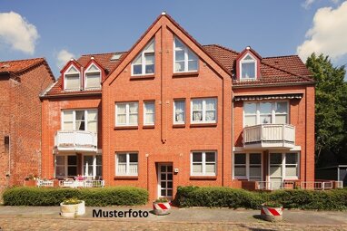 Mehrfamilienhaus zum Kauf Zwangsversteigerung 1.250.000 € 7 Zimmer 221 m² 586 m² Grundstück Burgholzhausen Friedrichsdorf 61381