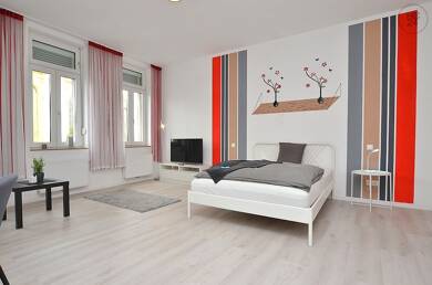 Wohnung zur Miete Wohnen auf Zeit 905 € 1 Zimmer 40 m² frei ab 01.09.2025 Kitzingen Kitzingen 97318