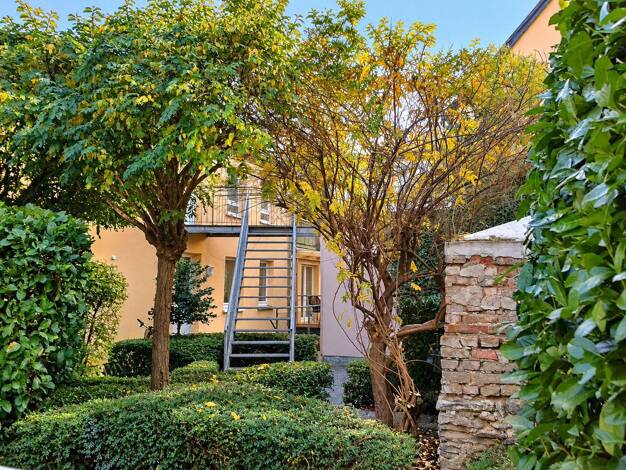 Mehrfamilienhaus zum Kauf provisionsfrei 575.000 € 9 Zimmer 239,7 m² 455 m² Grundstück Damm Aschaffenburg 63741