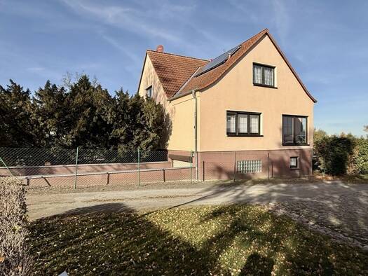 Einfamilienhaus zum Kauf 300.000 € 6 Zimmer 220 m² 1.251 m² Grundstück Bülstringen 39345