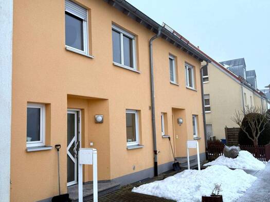 Reihenmittelhaus zur Miete 1.470 € 6 Zimmer 135 m² 122 m² Grundstück frei ab sofort Neumarkter Str. 52 Freystadt 92342