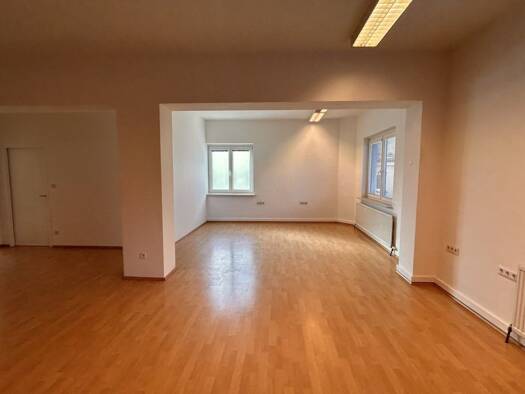 Büro zur Miete 750 € 4 Zimmer Wiener Neustadt 2700