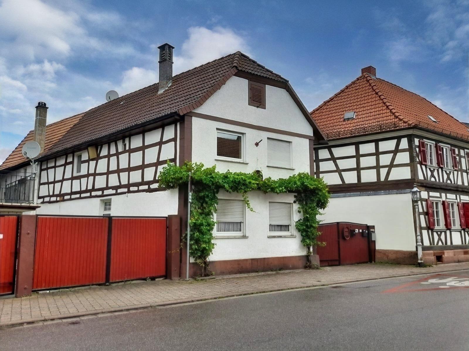 Mehrfamilienhaus zum Kauf 289.000 € 8 Zimmer 194 m²<br/>Wohnfläche 201 m²<br/>Grundstück Rheinzabern 76764