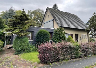 Einfamilienhaus zur Zwangsversteigerung 490.000 € 10 Zimmer 241 m² 802 m² Grundstück Rath / Heumar Köln 51107