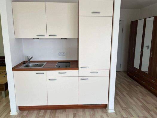 Studio zur Miete 480 € 1 Zimmer 33 m² 3. Geschoss Innenstadt Fürth 90762