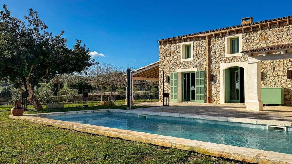 Landhaus zur Miete 3.250 € 5 Zimmer 124 m² 9.686 m² Grundstück Manacor 07680