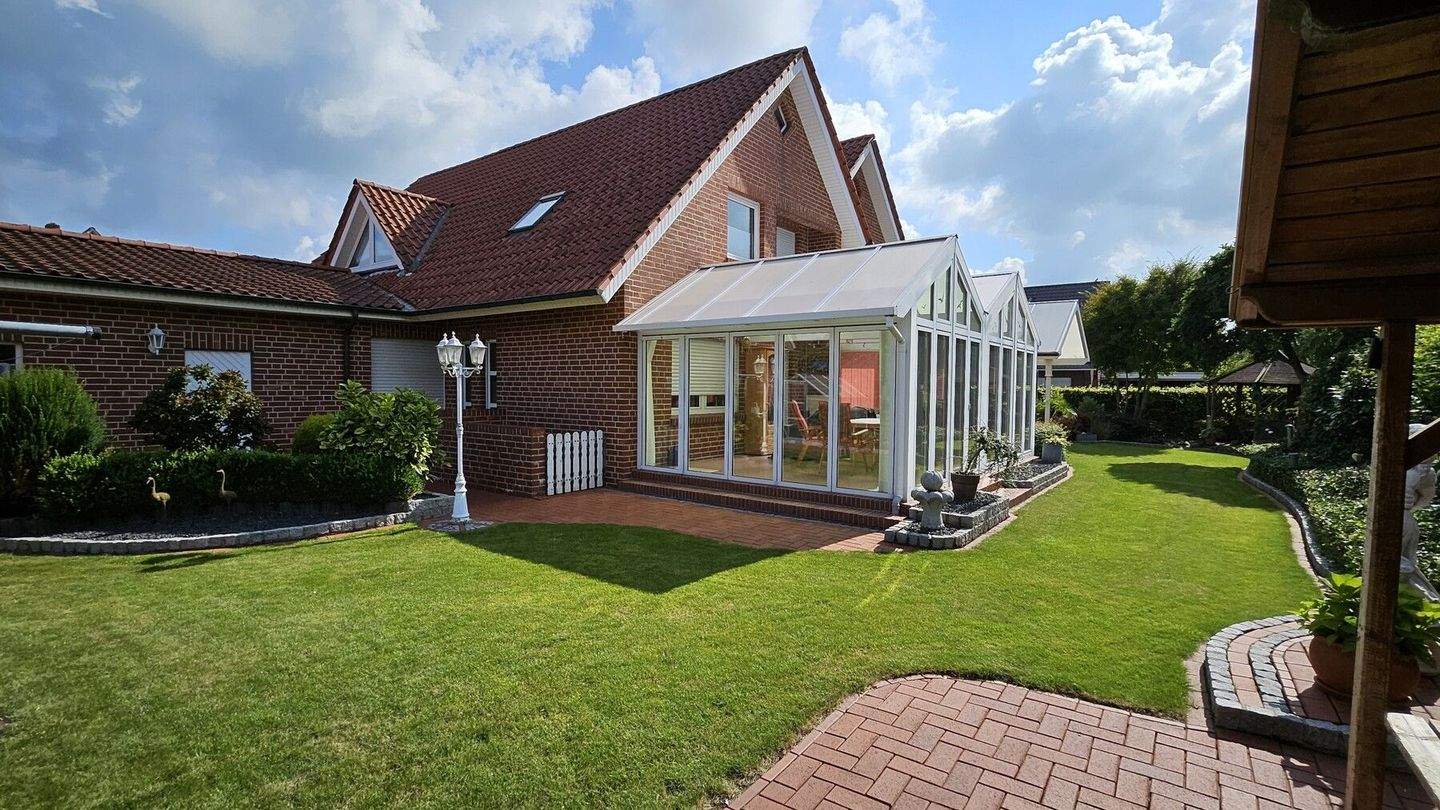 Immobilie in Haren (Ems) - Exklusives Objekt für Investoren-Mehrgenerationen oder Großfamilien-Echte Rarität in Haren: Zweifamilienhaus in ruhiger Toplage mit Wintergarten und T - Bild 3
