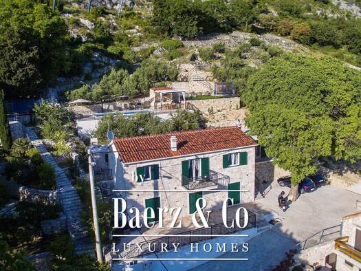 Stadthaus zum Kauf 1.350.000 € 4 Zimmer 160 m² 2.900 m² Grundstück Omiš