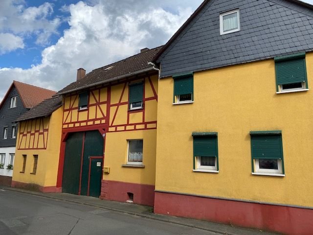 Bauernhaus zum Kauf 265.000 € 8 Zimmer 233 m²<br/>Wohnfläche 700 m²<br/>Grundstück ab sofort<br/>Verfügbarkeit Vollnkirchen Hüttenberg 35625