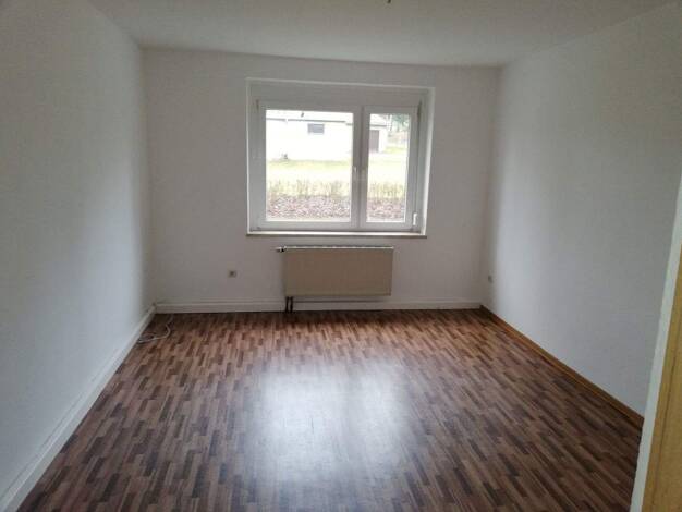 Wohnung zur Miete 280 € 3 Zimmer 57,5 m² EG Talstraße 34 Kemnitz Sachsen - Weischlitz 08538