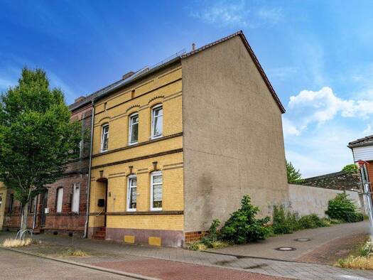 Reihenendhaus zum Kauf 159.000 € 5 Zimmer 138 m² 225 m² Grundstück Bitterfeld 06749