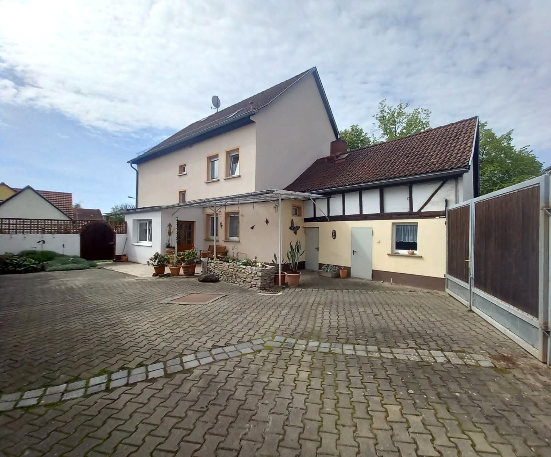 Einfamilienhaus zum Kauf 193.000 € 9 Zimmer 200 m²<br/>Wohnfläche 730 m²<br/>Grundstück Ballhausen 99955