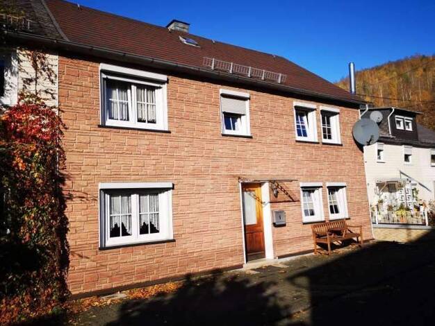 Doppelhaushälfte zum Kauf 199.000 € 7 Zimmer 137 m² 934 m² Grundstück Daaden 57567