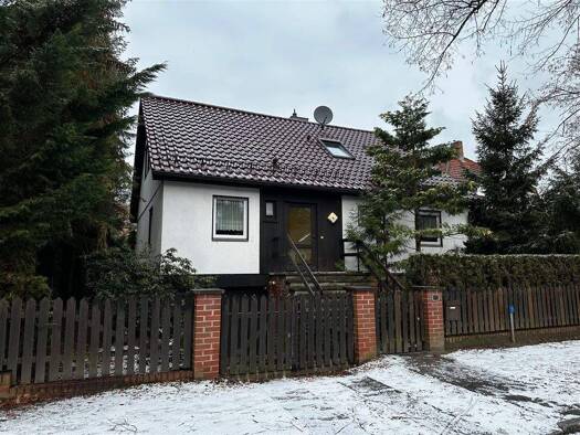 Einfamilienhaus zum Kauf 415.000 € 5 Zimmer 146 m² 865 m² Grundstück frei ab sofort Leistikowstraße 4 Eichwalde 15732
