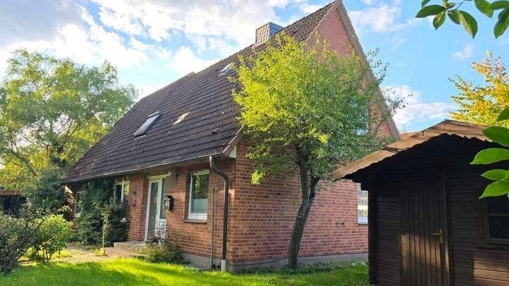 Einfamilienhaus zum Kauf 289.000 € 9 Zimmer 169 m² 674 m² Grundstück Berkenthin 23919