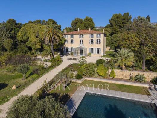 Einfamilienhaus zum Kauf 4.200.000 € 700 m² 45.000 m² Grundstück Sud Est Ollioules 83190