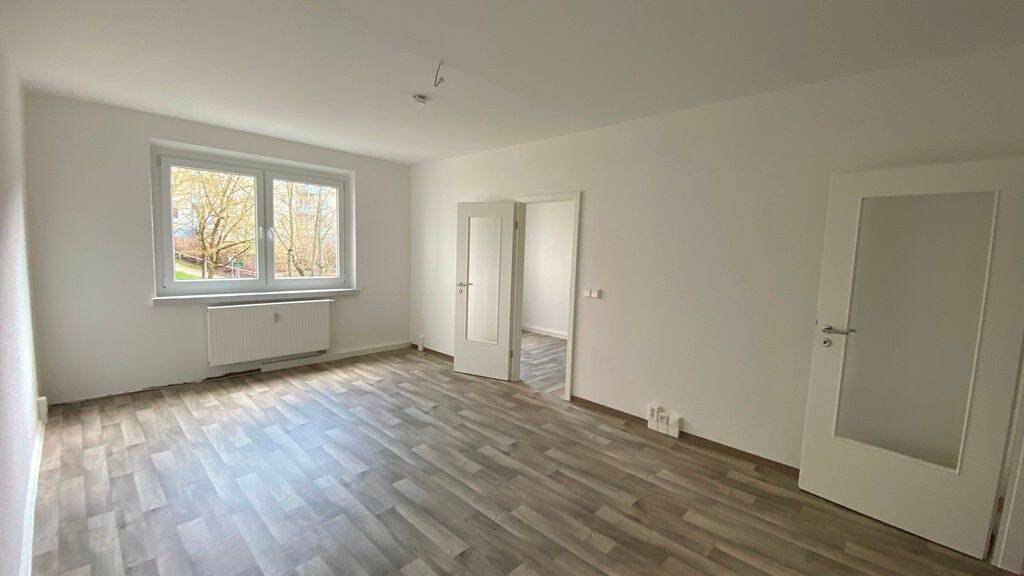 Wohnung zur Miete 411 € 3 Zimmer 61 m² 4. Geschoss frei ab 15.05.2026 Judithstraße 20 Suhl 98527