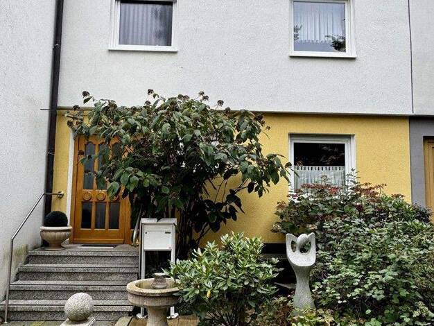 Reihenmittelhaus zum Kauf provisionsfrei 489.000 € 5 Zimmer 124 m² 224 m² Grundstück Unterfarrnbach Fürth 90766