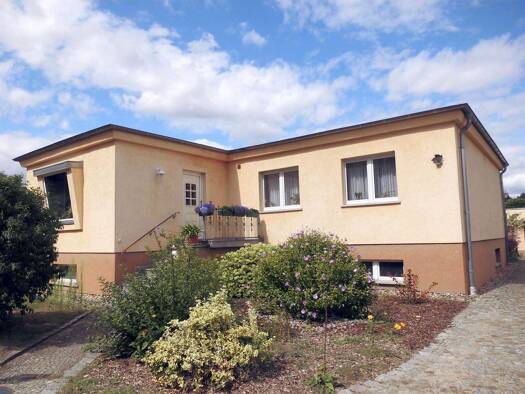 Einfamilienhaus zum Kauf 355.000 € 4 Zimmer 100 m² 752 m² Grundstück frei ab sofort Weinberge 15 Luckenwalde 14943