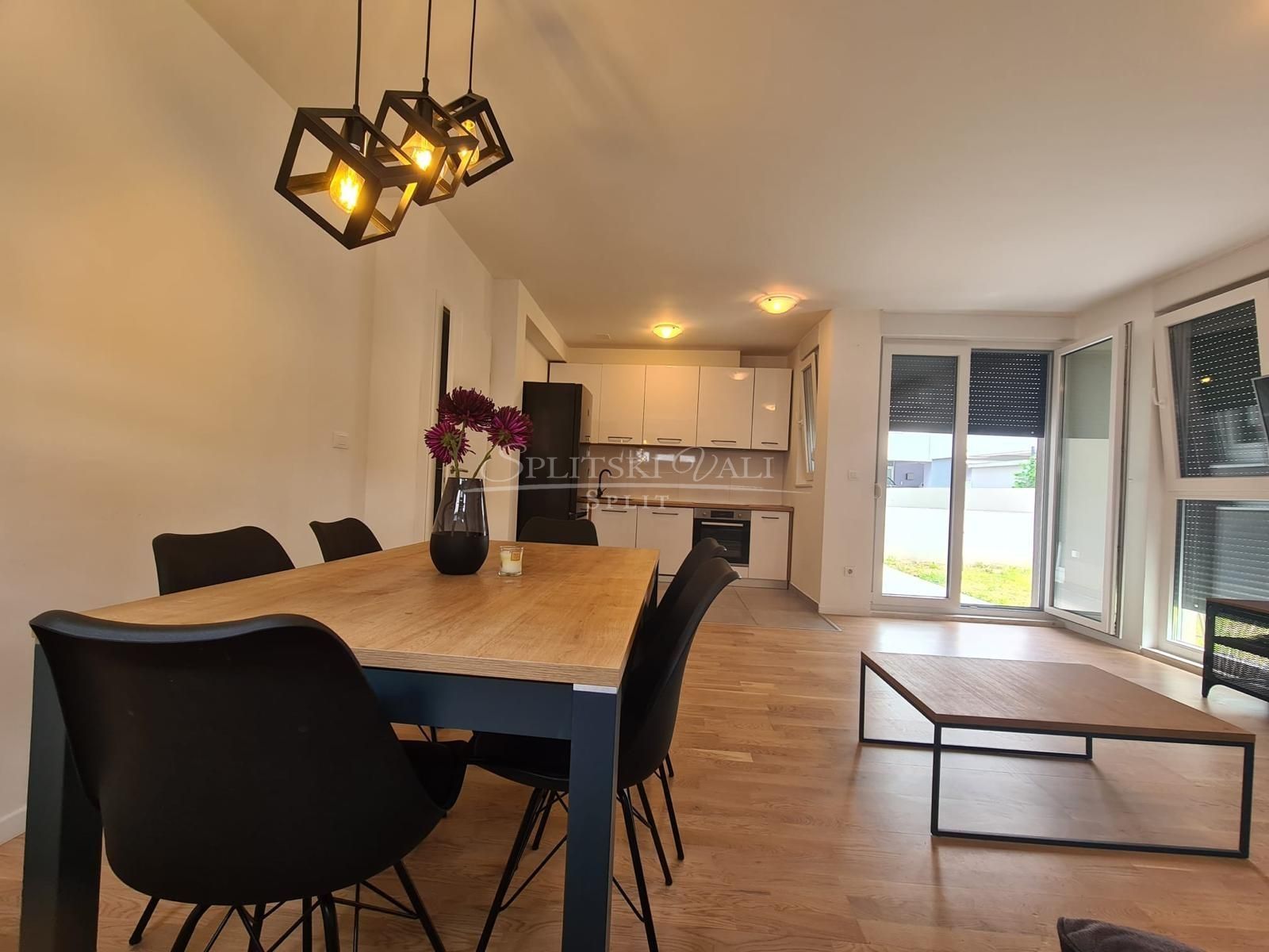 Wohnung zum Kauf 275.000 € 2 Zimmer 64 m²<br/>Wohnfläche Podstrana center