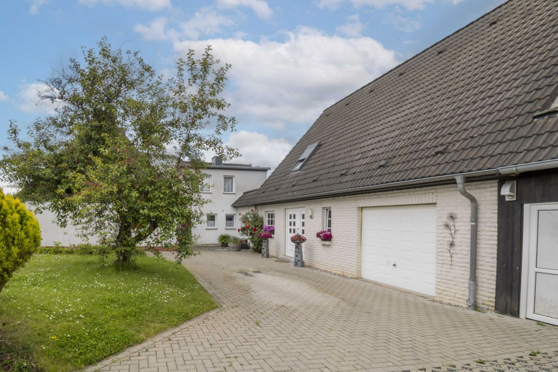 Einfamilienhaus zum Kauf 449.000 € 9 Zimmer 242 m²<br/>Wohnfläche 917 m²<br/>Grundstück Frankensiedlung Stralsund 18439