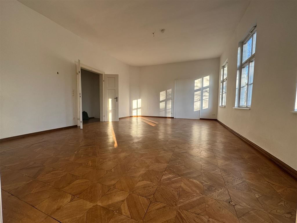 Wohnung zur Miete 1.165 € 3 Zimmer 123,5 m²<br/>Wohnfläche 1.<br/>Geschoss 01.02.2025<br/>Verfügbarkeit Ackerwand 23 Westvorstadt Weimar 99423