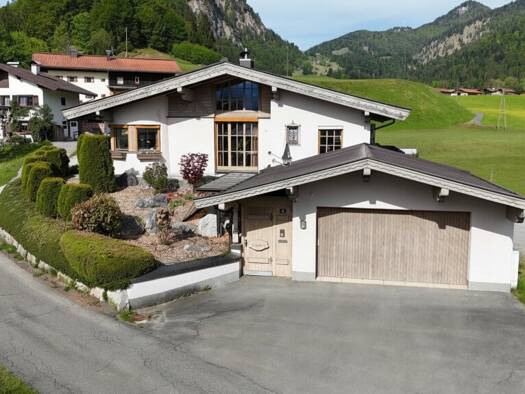 Haus zum Kauf 1.290.000 € 4 Zimmer 255 m² 650 m² Grundstück Kössen 6345