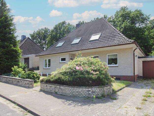 Einfamilienhaus zum Kauf 360.000 € 6 Zimmer 171,6 m² 565 m² Grundstück Burg (Dithmarschen) 25712