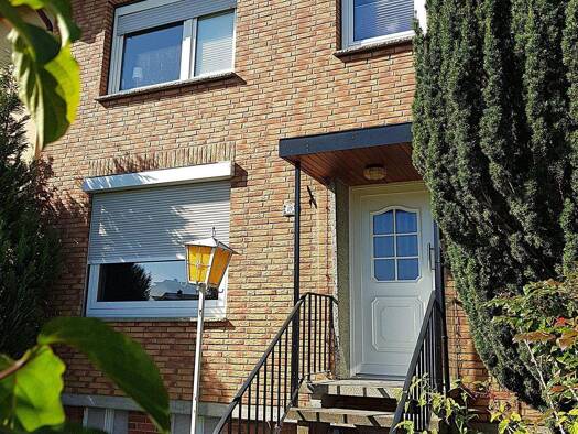 Reihenmittelhaus zum Kauf provisionsfrei 249.000 € 4,5 Zimmer 125 m² 306 m² Grundstück Bückeburg 31675