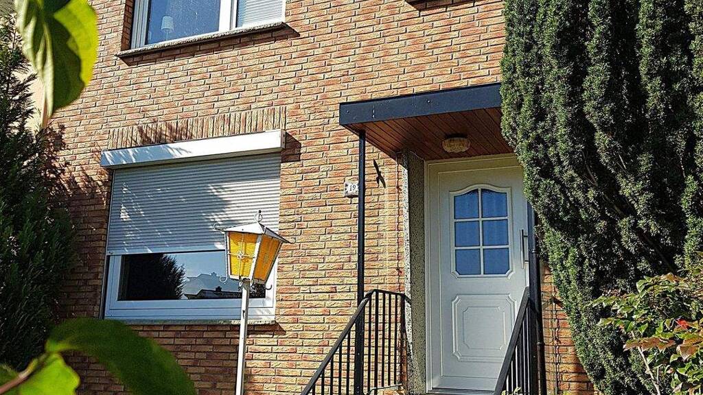 Reihenmittelhaus zum Kauf provisionsfrei 249.000 € 4,5 Zimmer 125 m² 306 m² Grundstück Bückeburg 31675